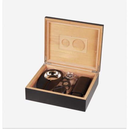 Black Humidor Set for approximately 25 cigars, including Ashtray, Cigar Cutter, and Cigar Case 569112